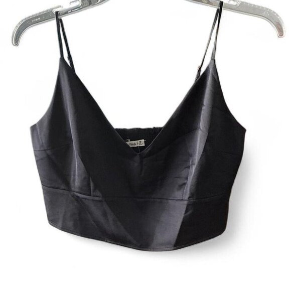 Abercrombie & Fitch Women's Black Silk Crop Cami Tank Top Size Medium - Picture 1 of 3